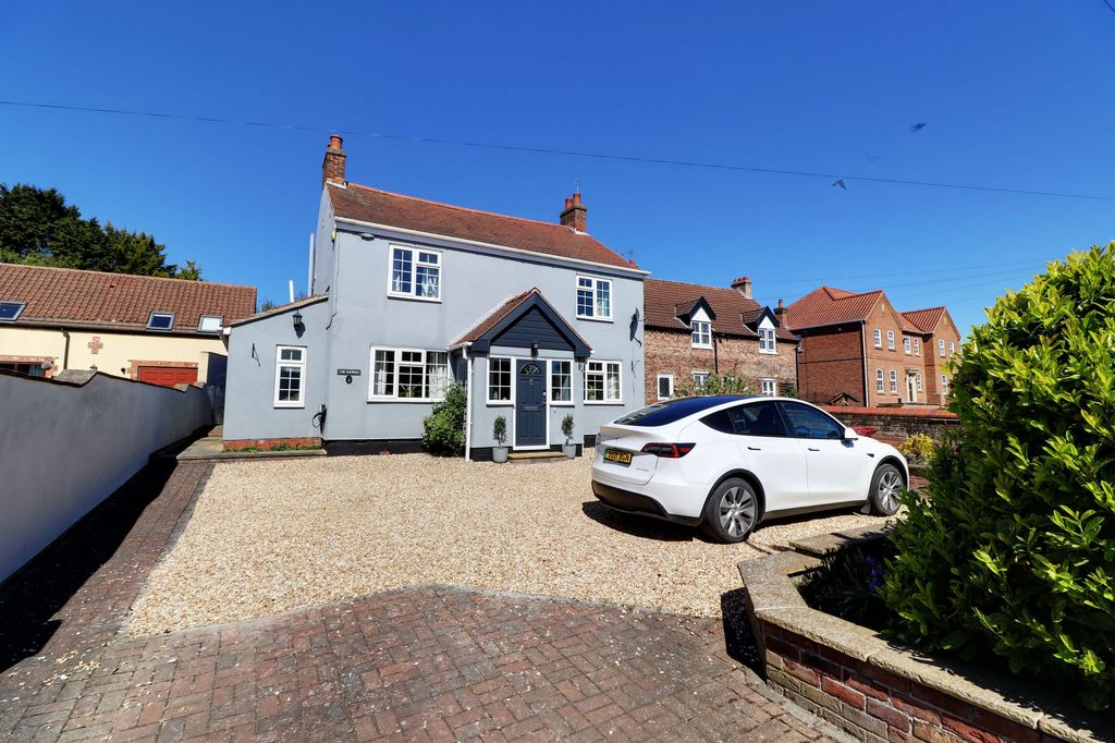 Property photo 1 of 33