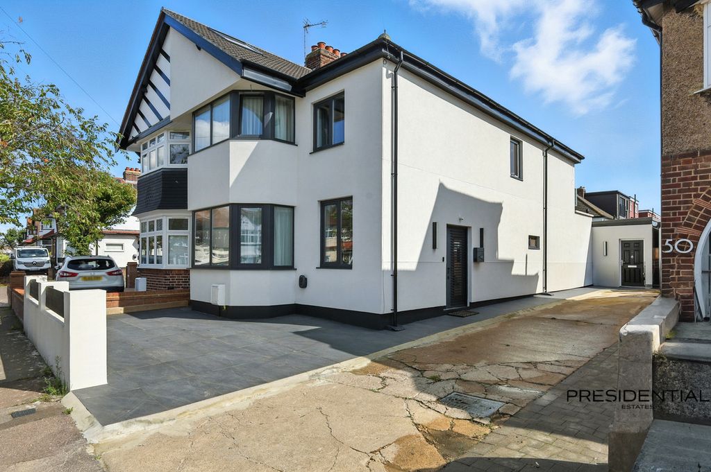 Property photo 1 of 31