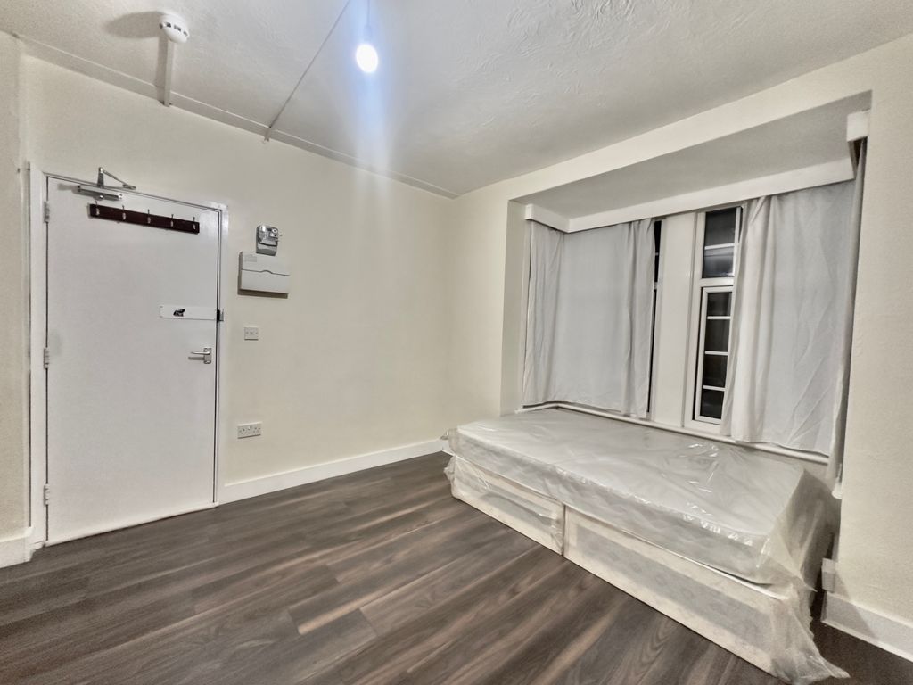 Property photo 2 of 7 Gallery