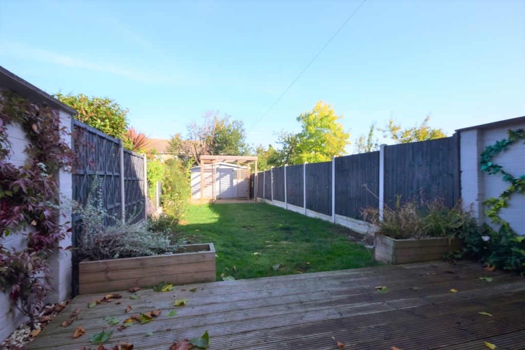 Property photo 3 of 11 Garden