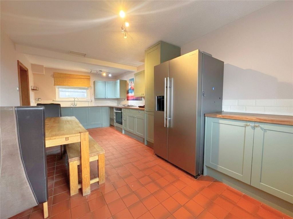 Property photo 2 of 28 Picture No. 31