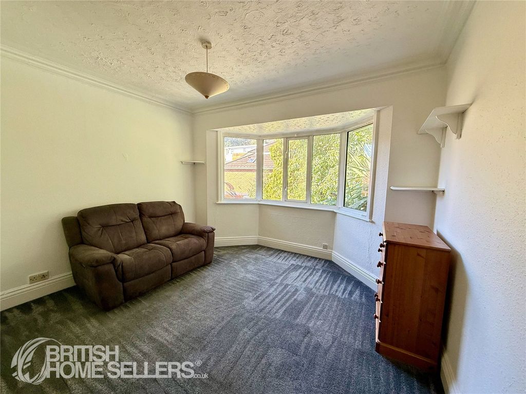 Property photo 2 of 10 Picture No. 04