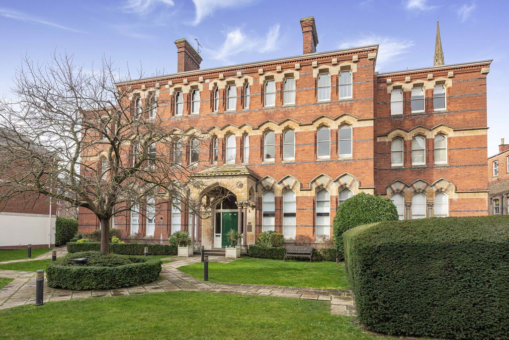 Property photo 1 of 14