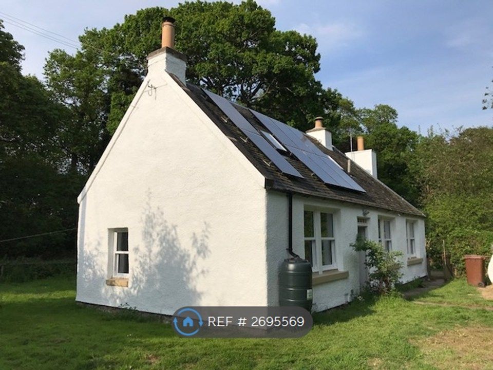 Property photo 1 of 14 Outside The Cottage With A Huge Garden