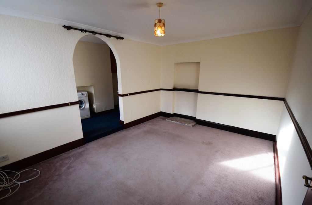 Property photo 2 of 8 Living Room