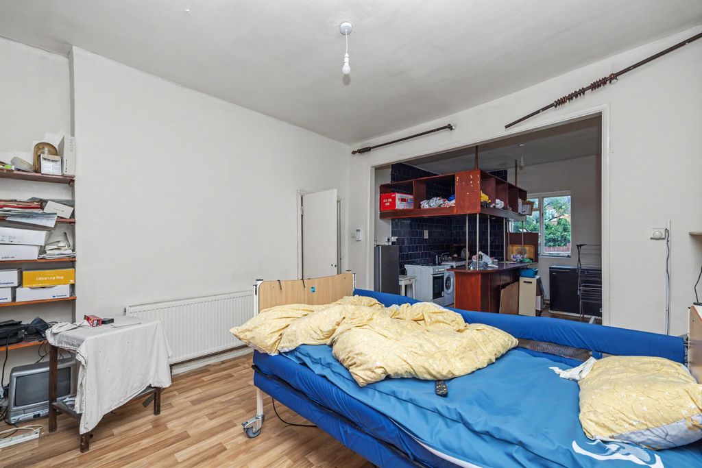 Property photo 3 of 21 19A Colby Road, Norwood, London, Se19 1Ha