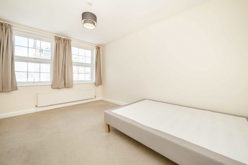 Property photo 3 of 3