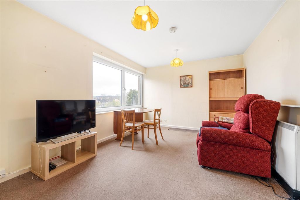 Property photo 2 of 14 Deverill Court-12.Jpg