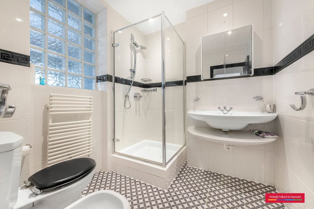 Property photo 3 of 9 Picture No. 15