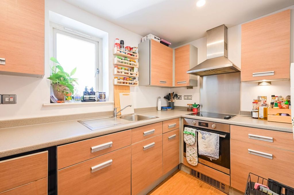 Property photo 3 of 12