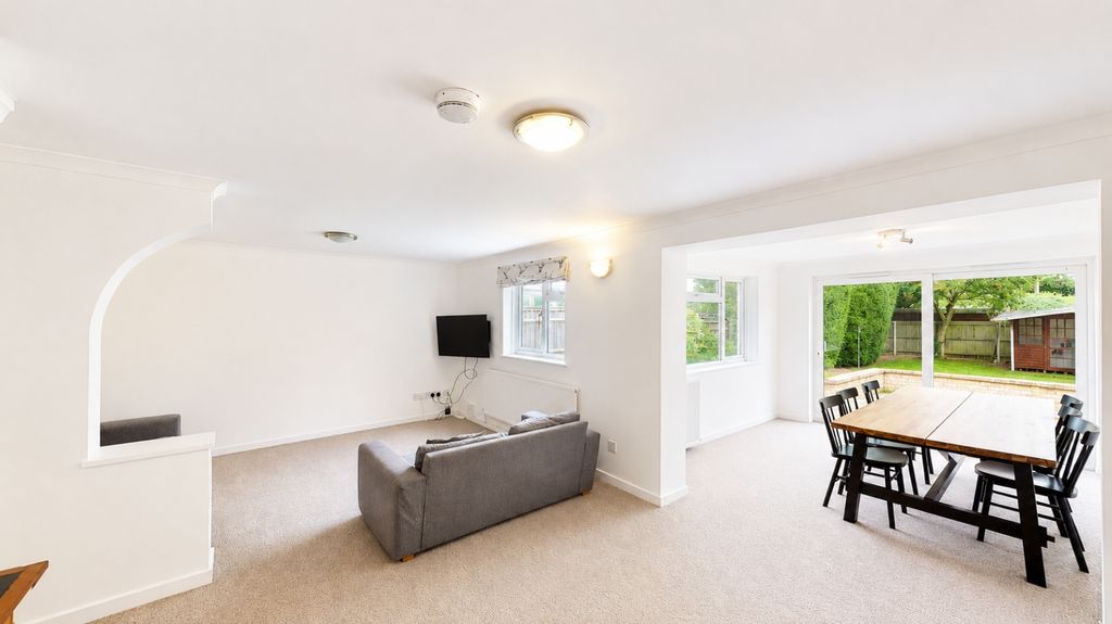 Property photo 2 of 13 Picture No. 18