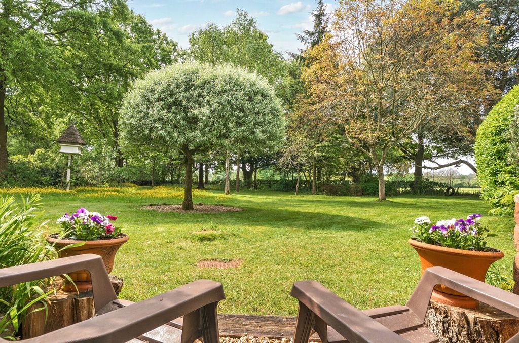Property photo 2 of 14 Gardens