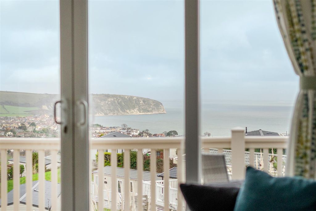 Property photo 1 of 26 1388337-20-693Aabce15F84.Jpg