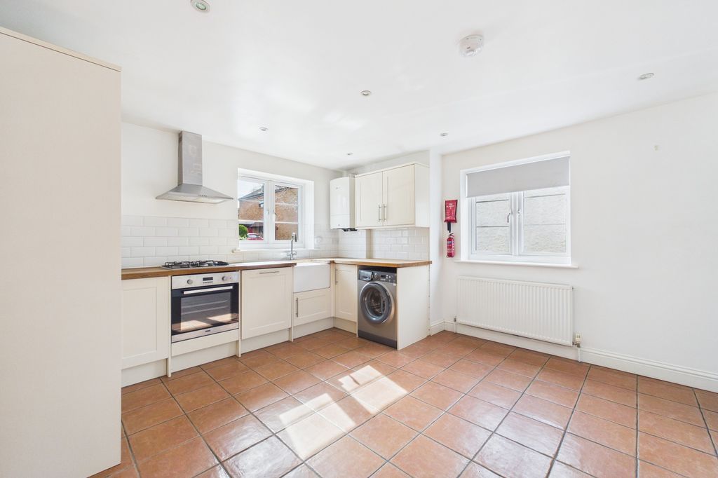 Property photo 2 of 21 Cam03259G0-Pr0270-Still014