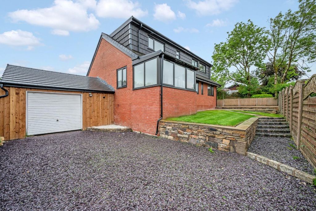 Property photo 2 of 37 15 Marabou Drive External-8.Jpg