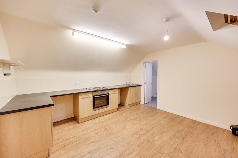 Property photo 3 of 7 Photo 6