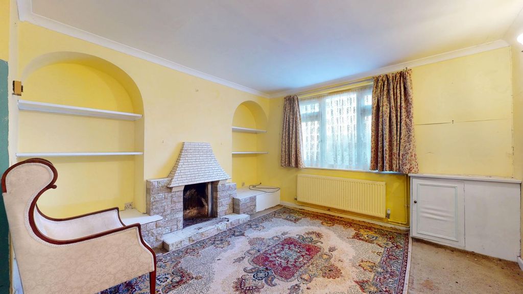 Property photo 2 of 16