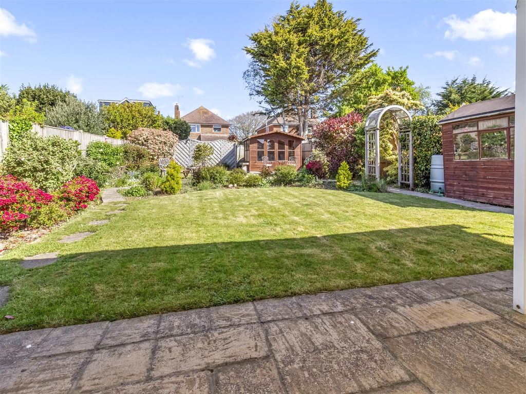 Property photo 2 of 23 37 Angus Road-015.Jpg