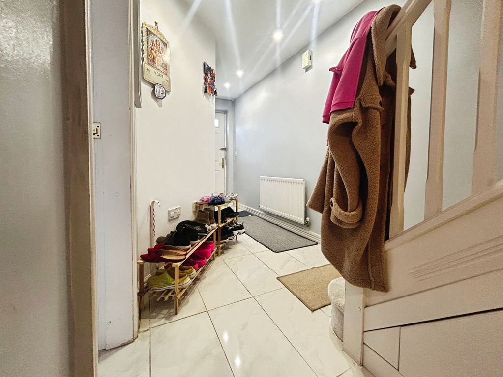 Property photo 3 of 12 Pbox-Img.Jpg