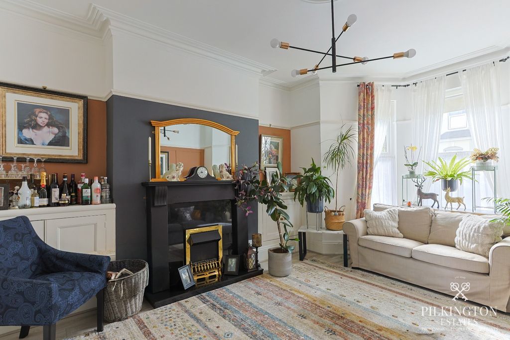 Property photo 3 of 16 5392412
