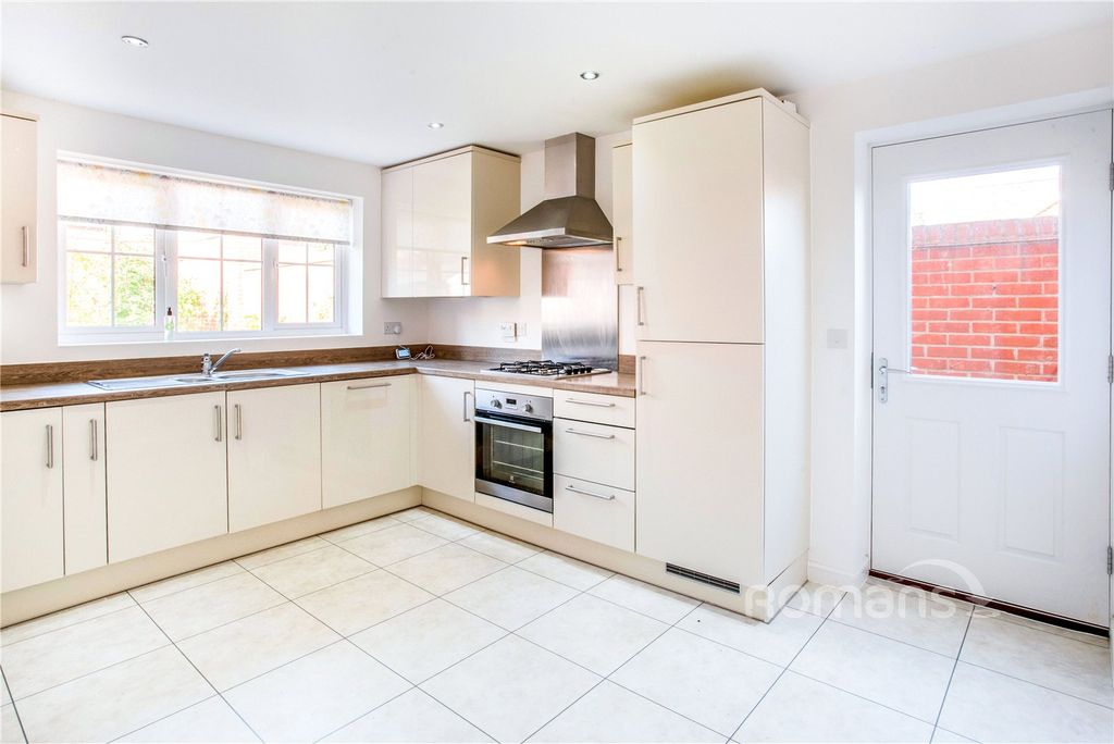 Property photo 2 of 10 2