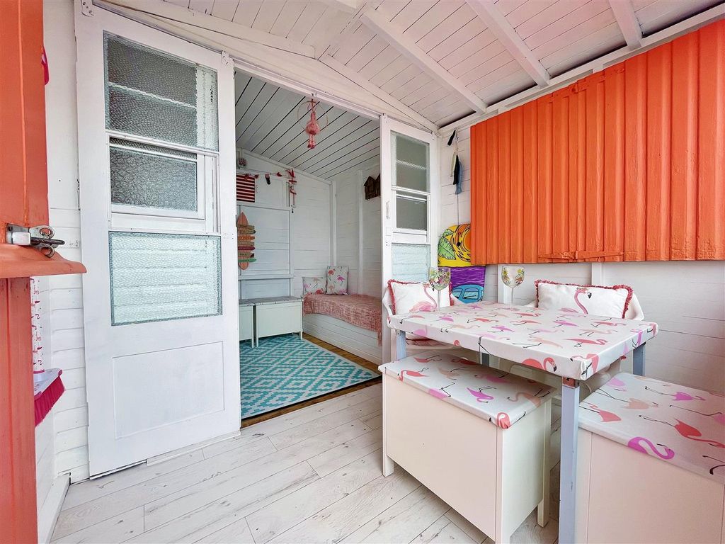 Property photo 3 of 19 Beach Hut