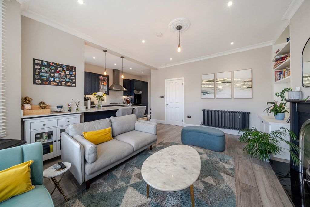 Property photo 2 of 28 1450825-15-69Fb15...