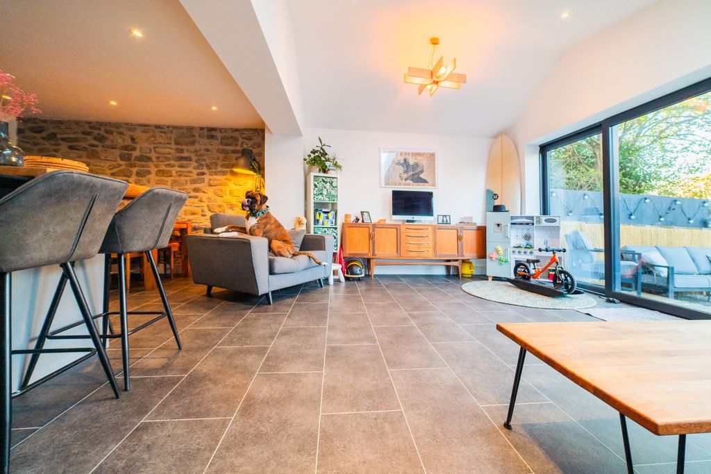 Property photo 3 of 48 Award-Winning Media Team On Every Listing_3