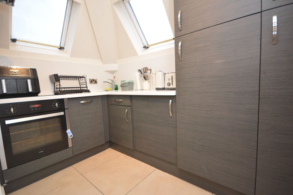 Property photo 3 of 6 Kitchen