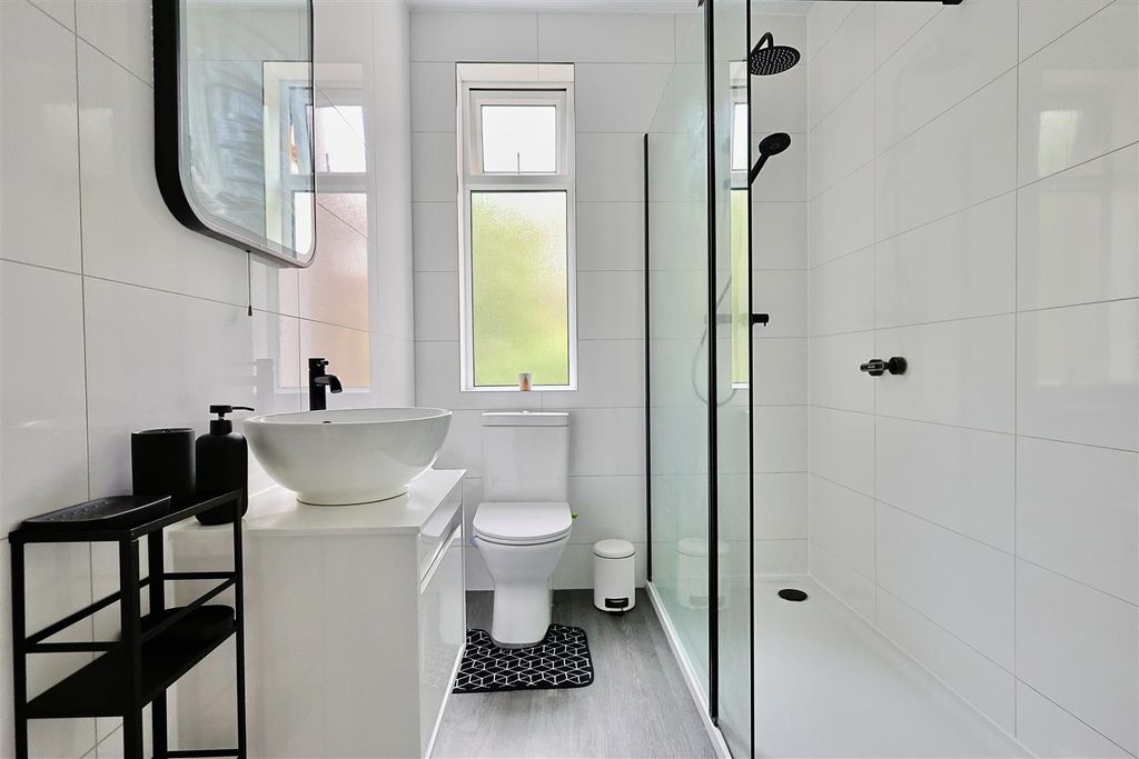 Property photo 3 of 21 49Db9F8D-B2Ad-41BA-B4BA-54Fcf02Ebac3_1_201_A.Jpeg
