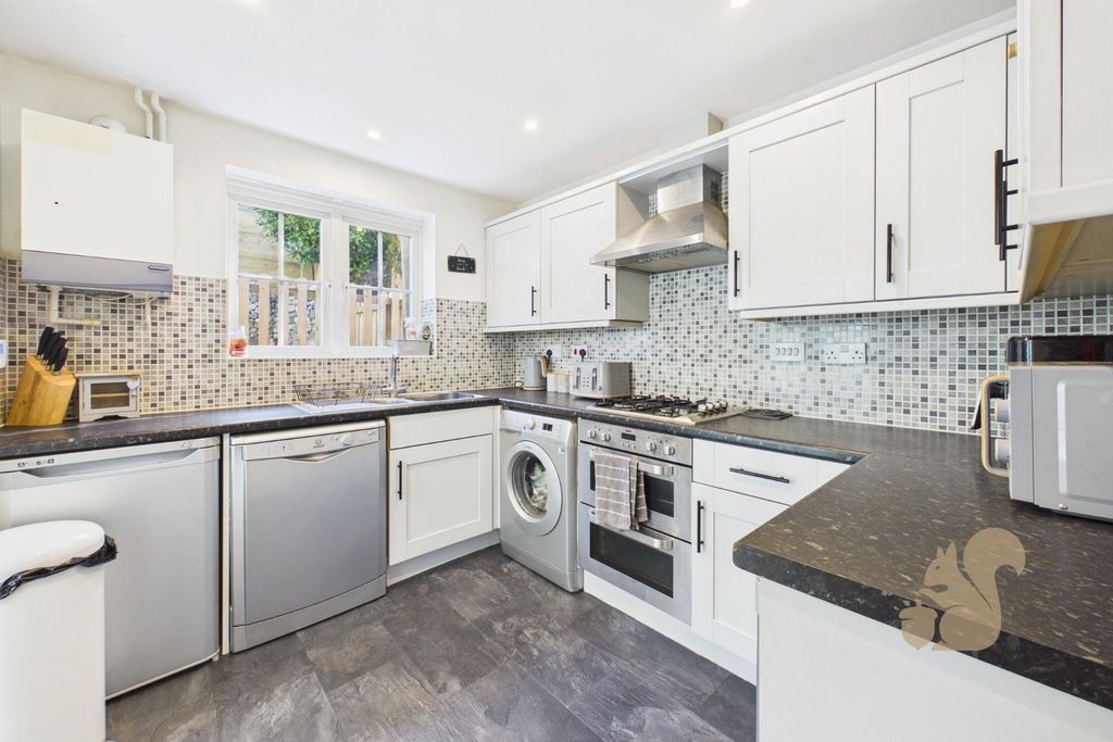 Property photo 2 of 19 Kitchen