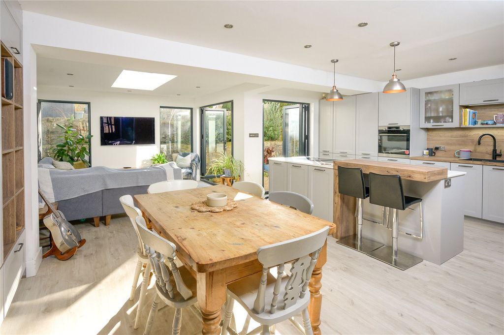 Property photo 2 of 26 Picture No. 64