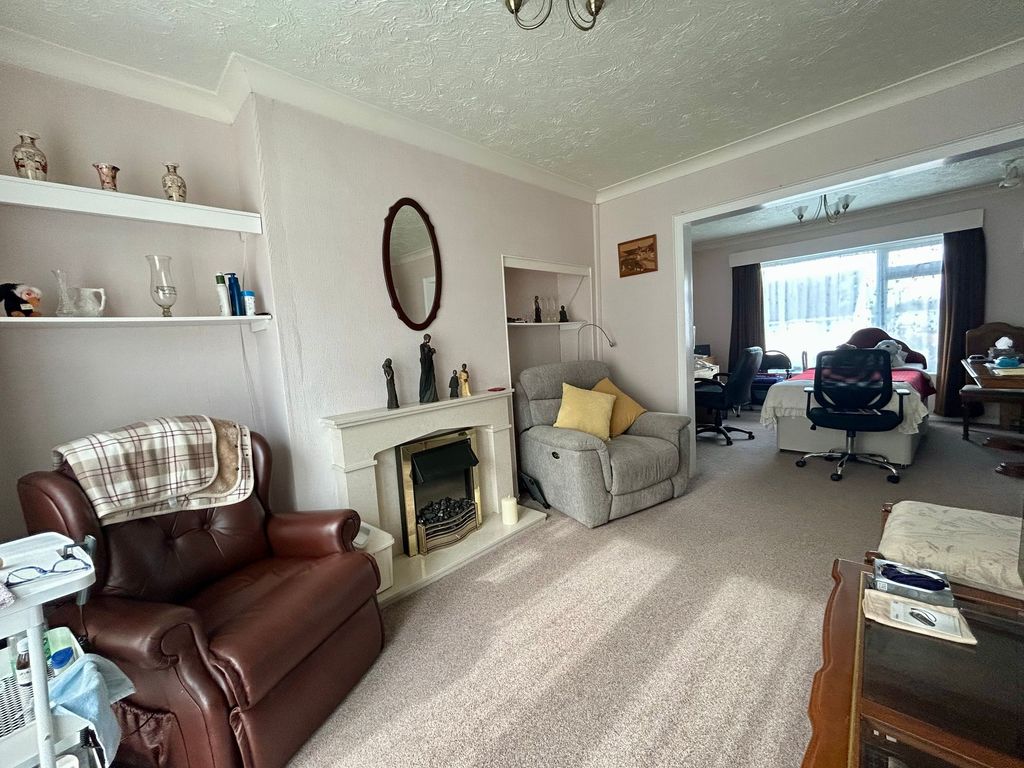 Property photo 3 of 25
