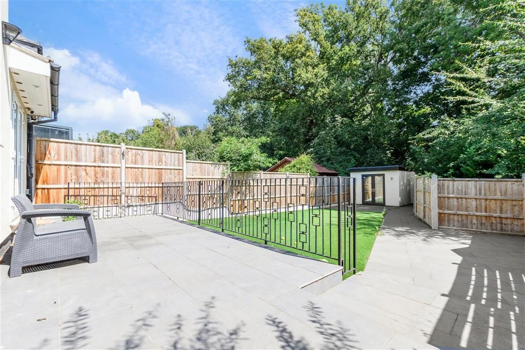 Property photo 2 of 19 Patio / Decking