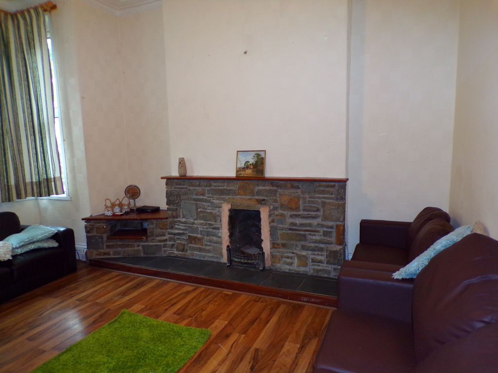 Property photo 2 of 3