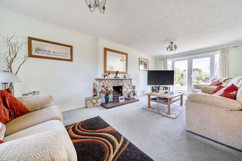 Property photo 3 of 21 Living Room