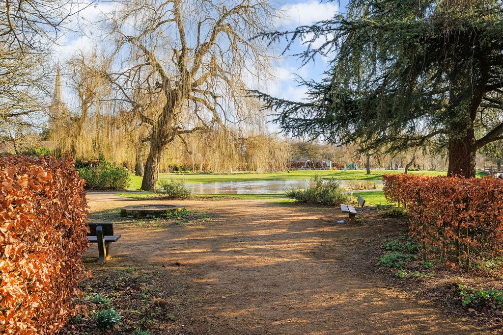 Property photo 2 of 19