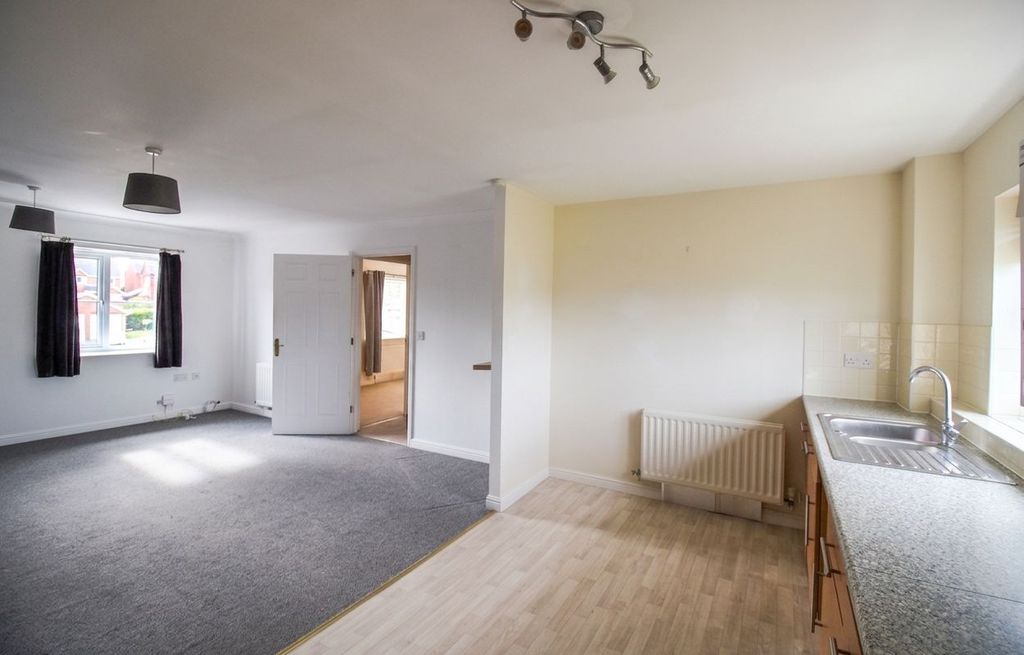 Property photo 2 of 12