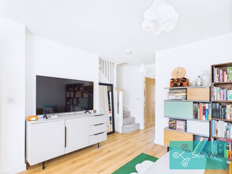 Property photo 3 of 28 Lounge