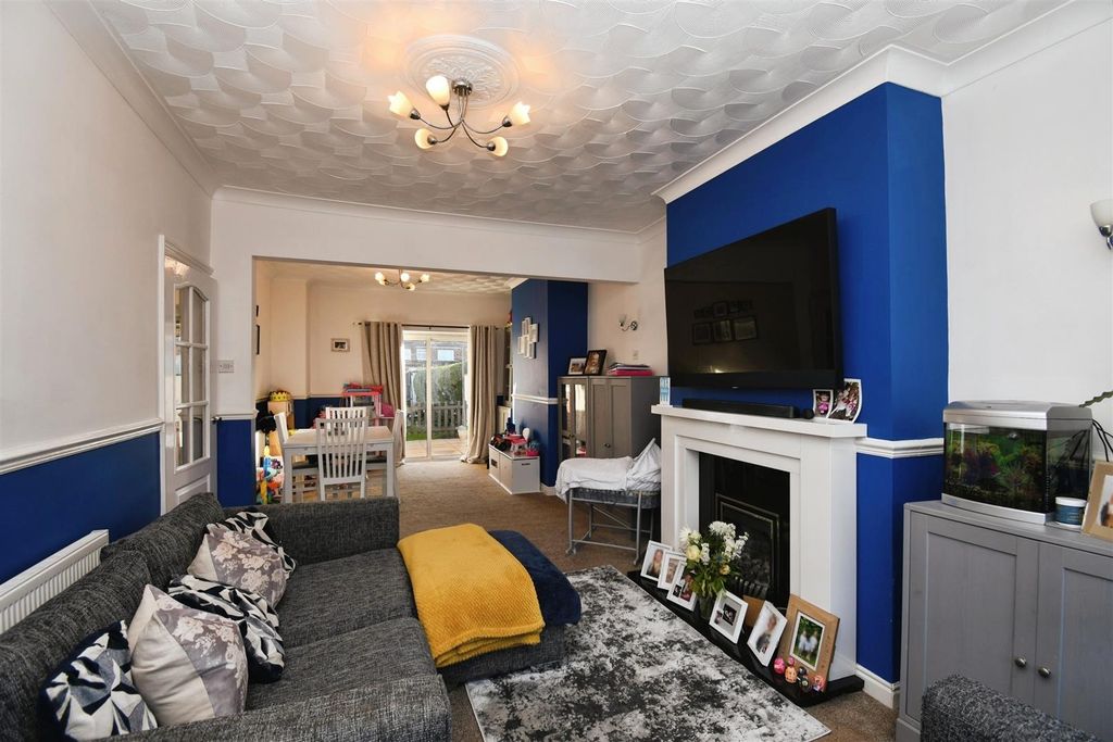 Property photo 2 of 17 162B7d1E-U 20 20 2845 29.Jpg