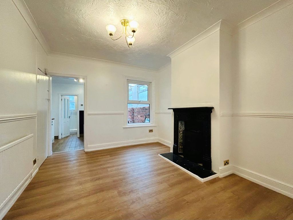 Property photo 2 of 9 Picture No. 06