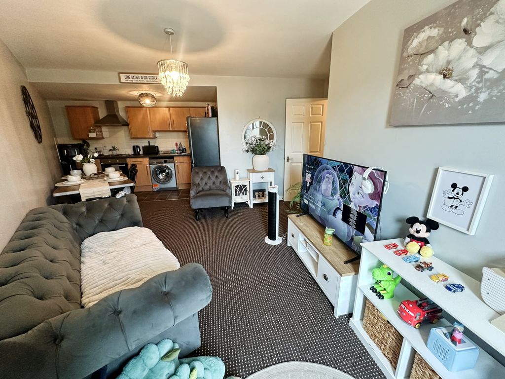 Property photo 2 of 16
