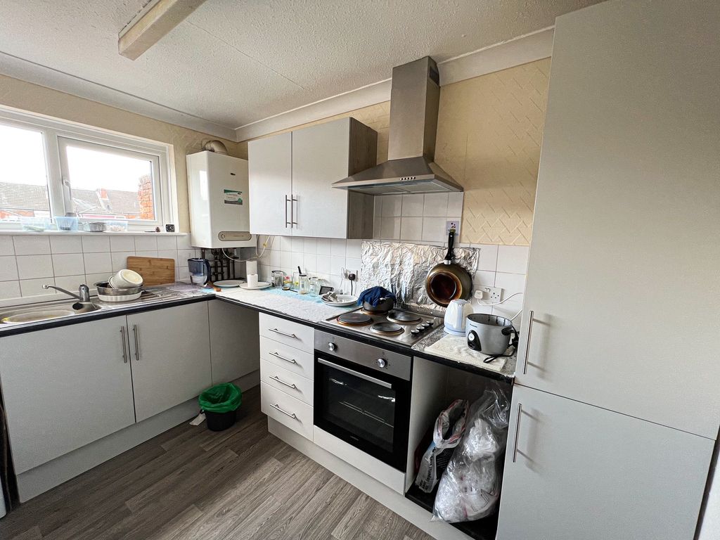 Property photo 1 of 11 Kitchen