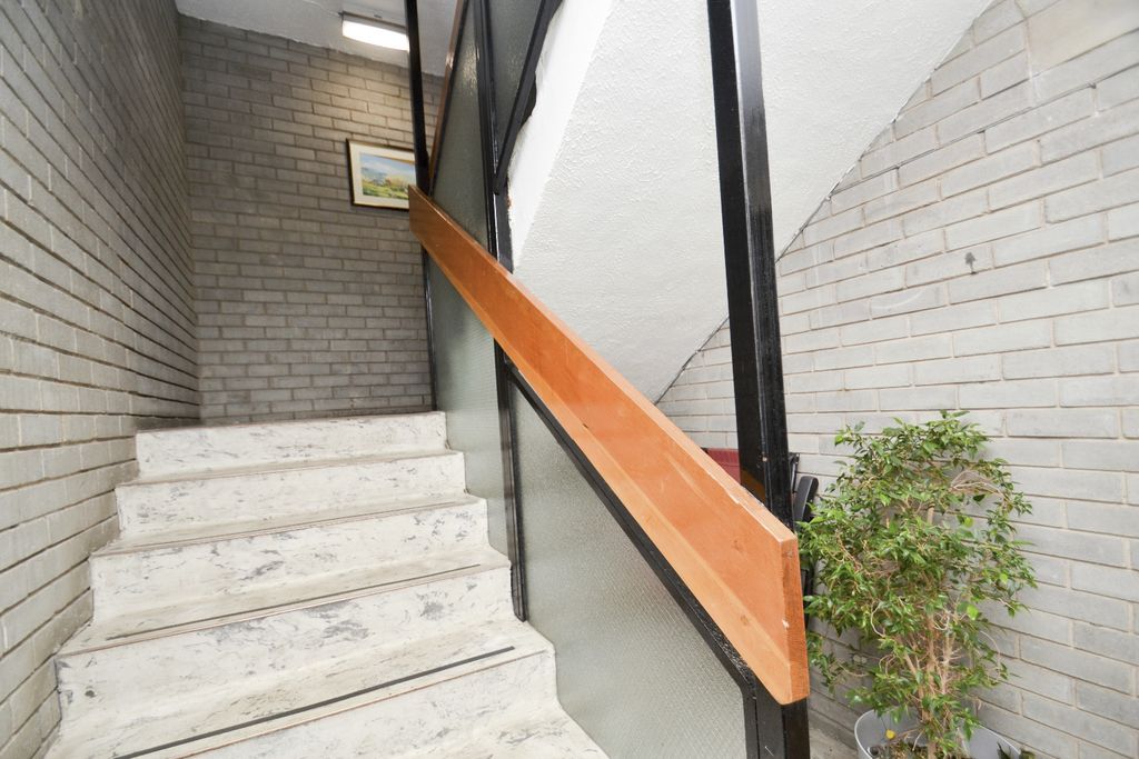 Property photo 2 of 24 4627953