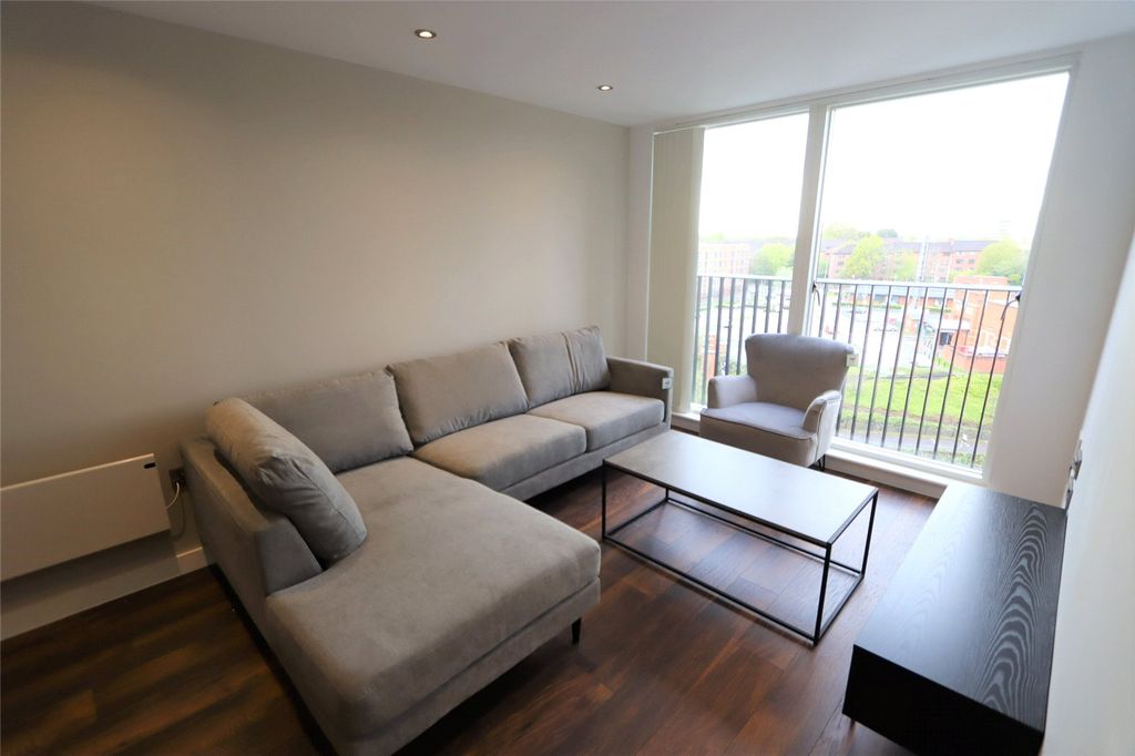 Property photo 3 of 10 Picture No. 06