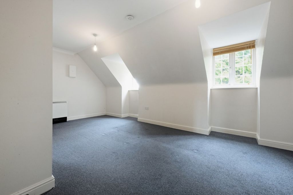 Property photo 3 of 14 5435496