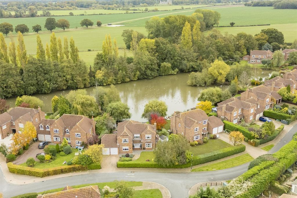 Property photo 2 of 48 30_Lakeside_Externals__30.Jpg