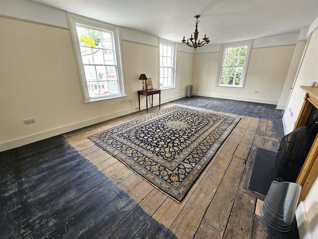 Property photo 2 of 16 Drawing Room.Jpg