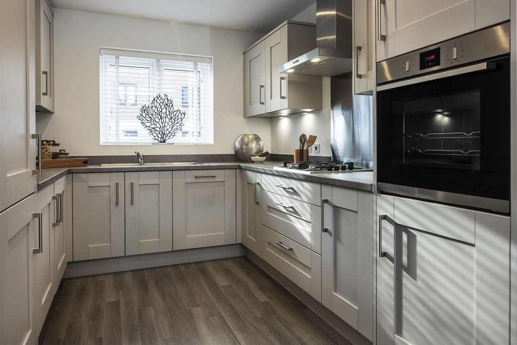 Property photo 3 of 8 Kitchen Area
