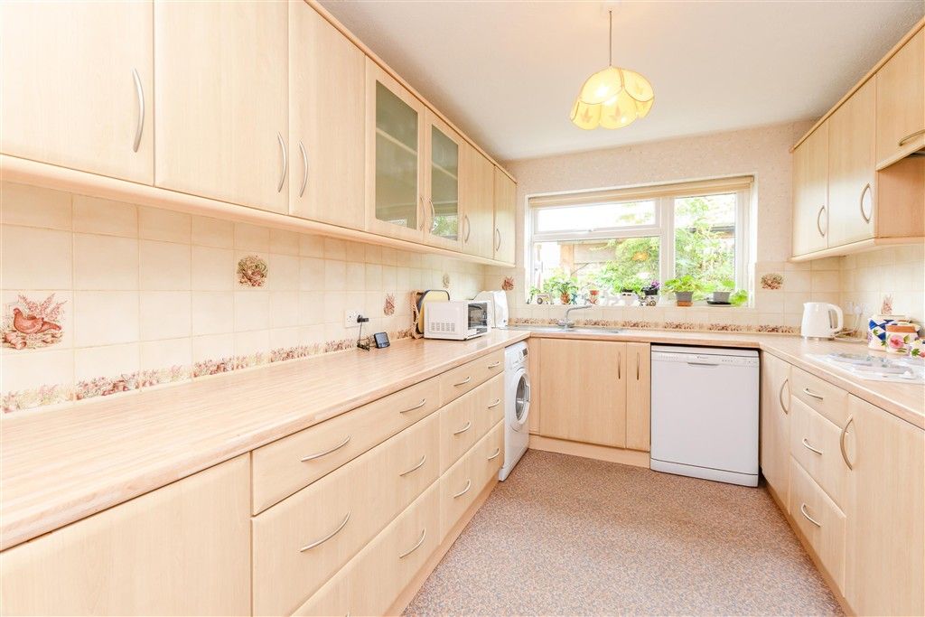 Property photo 2 of 12 Kitchen